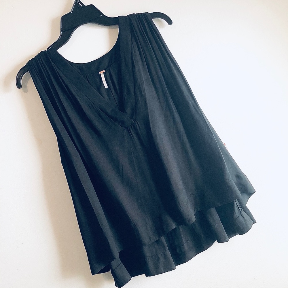 ❤️ Free People Split Neck Tank